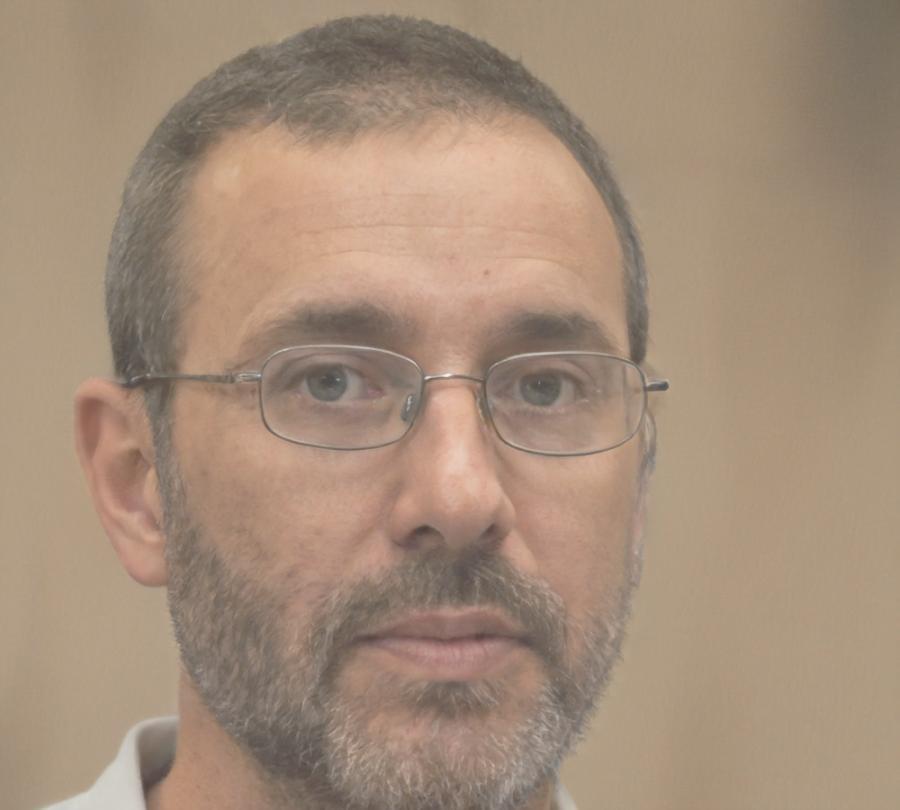 Portrait de Théodore Blanchard, expert en innovations technologiques